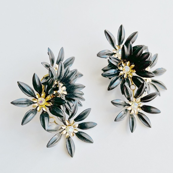 Vintage Signed Coro Black Flower Earrings - Picture 1 of 6